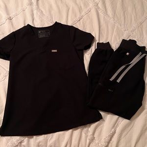 Black FIGS set